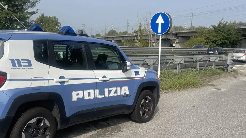 Un controllo della Polstrada Un controllo della Polstrada