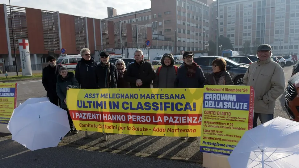 Una precedente protesta davanti all’ospedale Predabissi di Vizzolo, Venerdì tornano i Coordinamenti per la salute Una precedente protesta davanti all’ospedale Predabissi di Vizzolo, Venerdì tornano i Coordinamenti per la salute