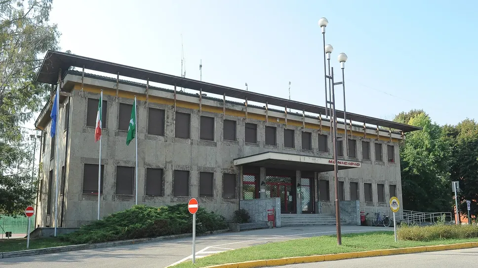 Il municipio di Tavazzano Il municipio di Tavazzano