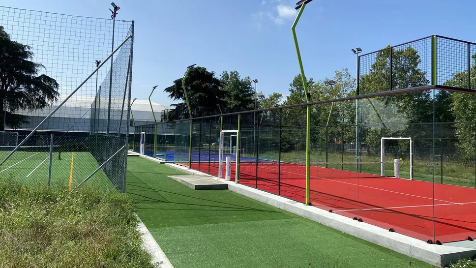 Gli attuali campi da tennis e padel del centro sportivo Porro di Lodi Vecchio Gli attuali campi da tennis e padel del centro sportivo Porro di Lodi Vecchio
