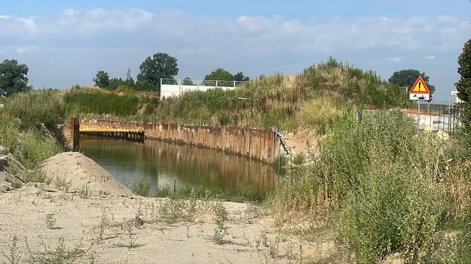 L’invaso d’acqua nel cantiere della tangenziale L’invaso d’acqua nel cantiere della tangenziale