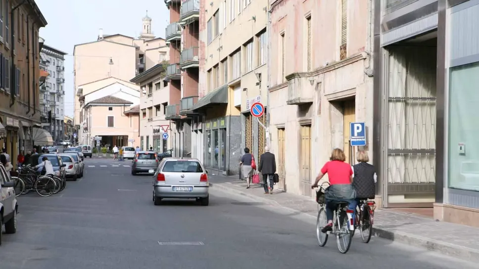 Via Marsala, la strada cengtrale dove si trova la torrefazione (archivio) Via Marsala, la strada cengtrale dove si trova la torrefazione (archivio)