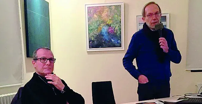I due artisti, Ciusani e Brunelli, che espongono alla mostra organizzata dalla parrocchia di Vico di Bagno (Massa Carrara) I due artisti, Ciusani e Brunelli, che espongono alla mostra organizzata dalla parrocchia di Vico di Bagno (Massa Carrara)
