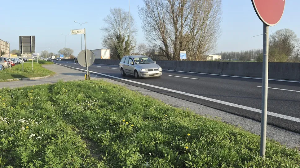 La tangenziale nella zona di immissione di via Guido Rossa La tangenziale nella zona di immissione di via Guido Rossa