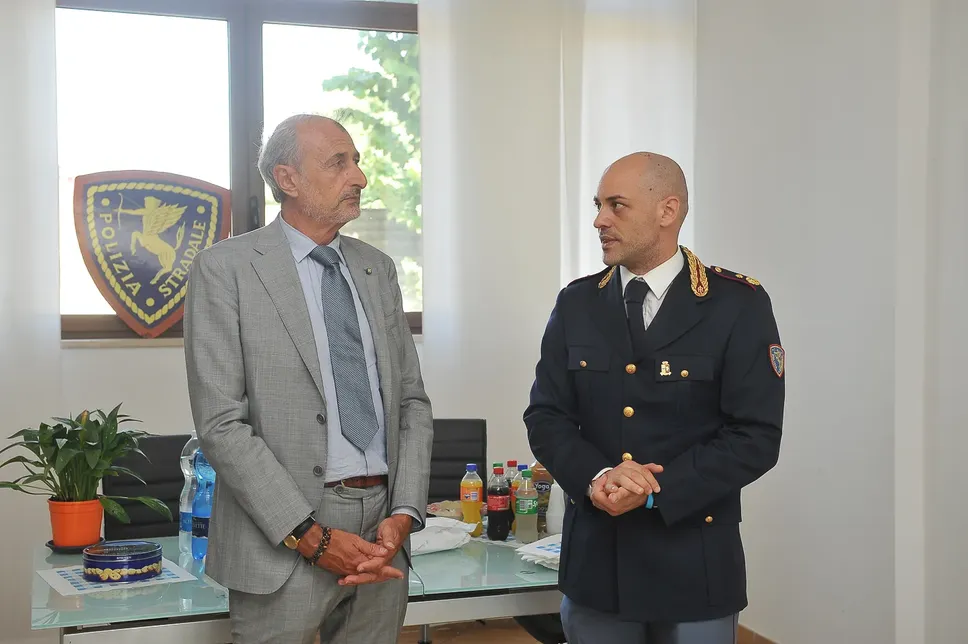 Alla polizia stradale