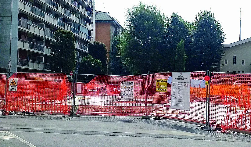 Il cantiere di piazza dei Fiori a Melegnano Il cantiere di piazza dei Fiori a Melegnano