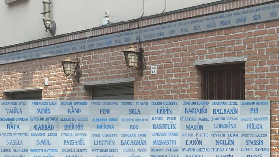 Le piastrelle dialettali dell’osteria del Masnantin Le piastrelle dialettali dell’osteria del Masnantin
