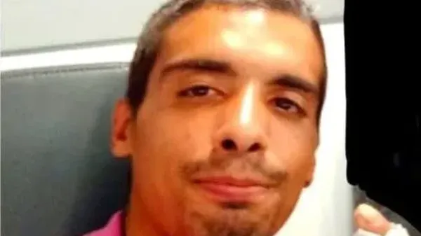 A fianco Hassen Ben Amara, noto a tutti come Asso, morto all’alba di mercoledì 30 luglio sotto un treno a Rogoredo