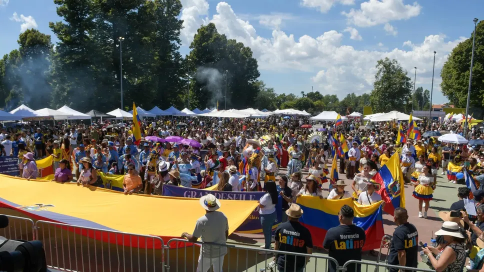 Folla all’Idroscalo per la festa nazionale dell’Ecuador (Canali)