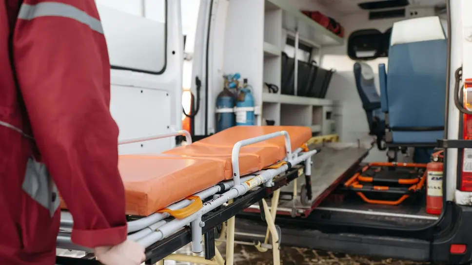 Il 118 è intervenuto in collina per una persona punta da una vespa