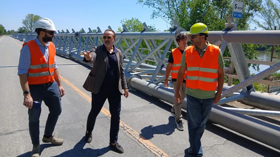Sopralluogo sul ponte del presidente della provincia di Lodi Fabrizio Santantonio, foto Gozzini Sopralluogo sul ponte del presidente della provincia di Lodi Fabrizio Santantonio, foto Gozzini
