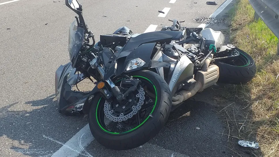 La moto a terra La moto a terra