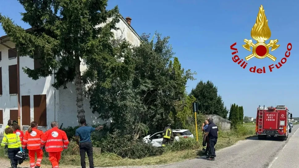La scena dell’incidente stradale (vigili del fuoco)
