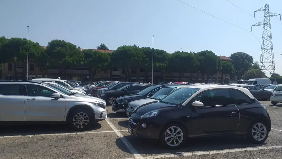 Piazza Puccini a Vizzolo, teatro del tentato furto (Cornalba)