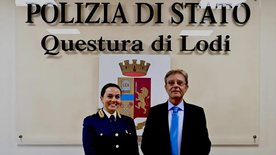Daniela Iscaro con il questore Pio Russo (Agosti) Daniela Iscaro con il questore Pio Russo (Agosti)