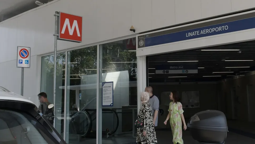 La fermata del metrò all’aeroporto di Linate