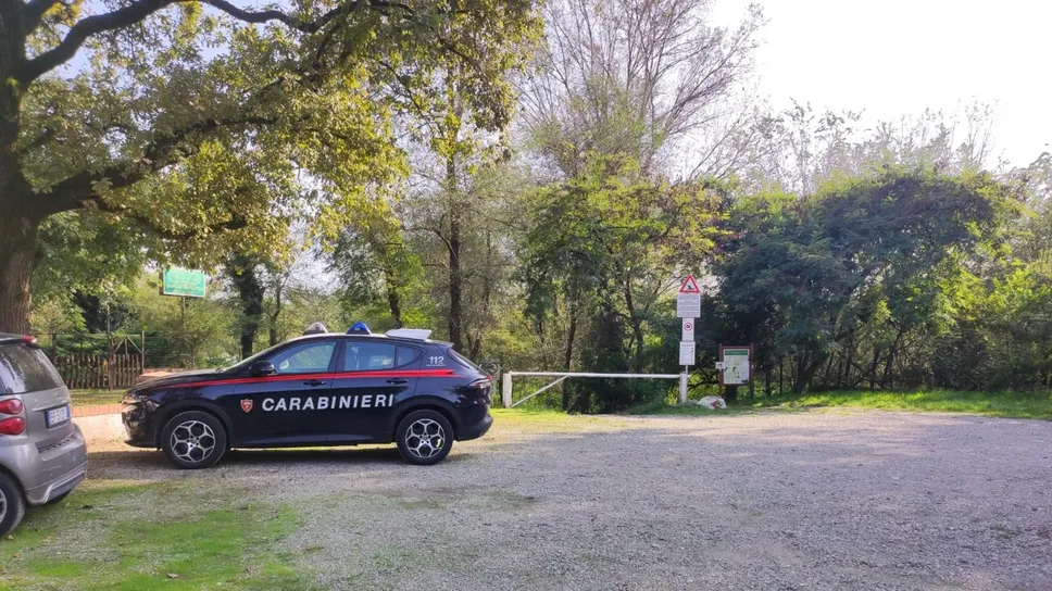 I carabinieri oggi pomeriggio a Comazzo (Agosti) I carabinieri oggi pomeriggio a Comazzo (Agosti)