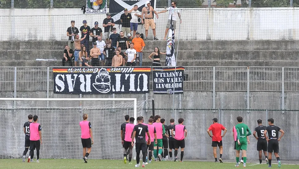 I giocatori del Fanfulla alla fine del match (foto Ribolini) I giocatori del Fanfulla alla fine del match (foto Ribolini)