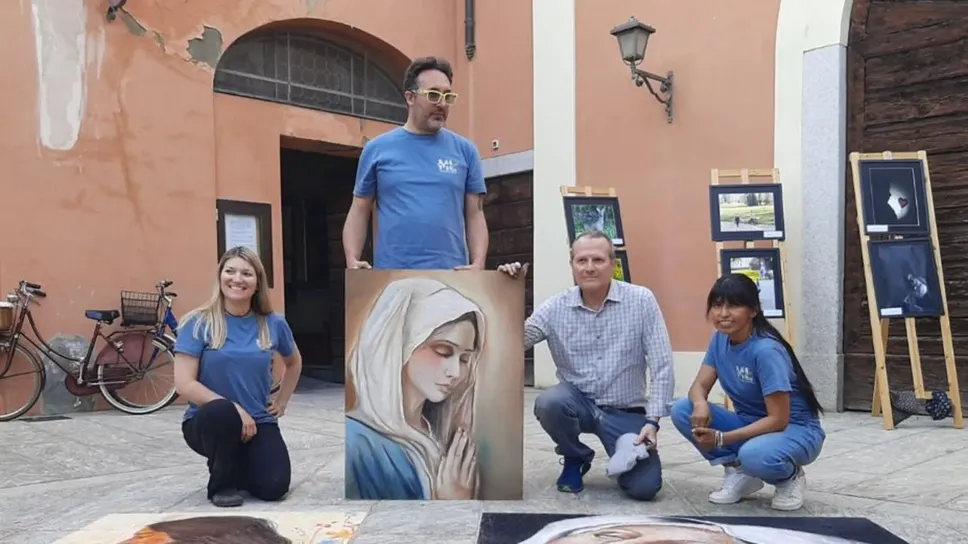 Daniela Albertini, Andrea Riminitti (in piedi), Valentino Ciusani in ginocchio, Mayra Castellon