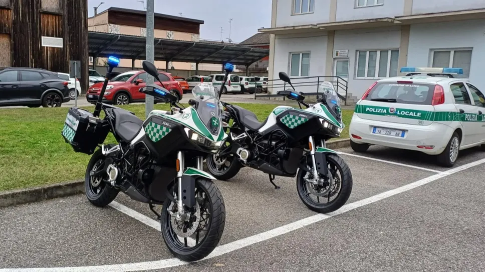 Sono intervenuti gli agenti in moto