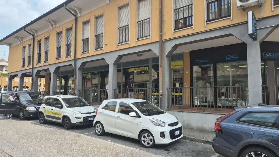 Gli uffici delle Poste di Paullo