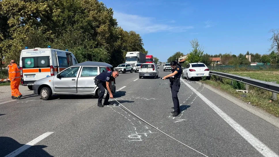 La scena dell’incidente con forze dell’ordine e soccorritori al lavoro (Cuti)