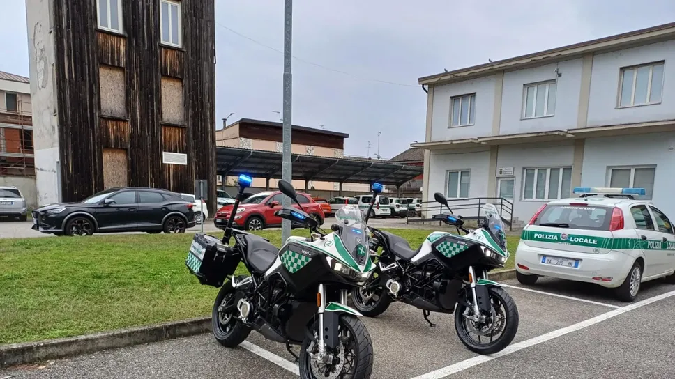 Le moto della polizia locale, foto di Rossella Mungiello
