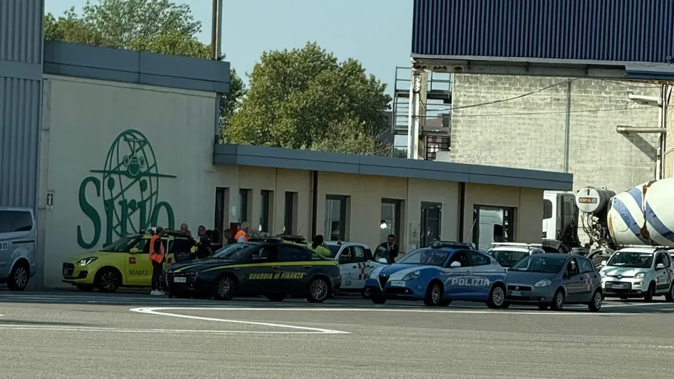 Le forze dell’ordine all’aeroporto di Linate Le forze dell’ordine all’aeroporto di Linate