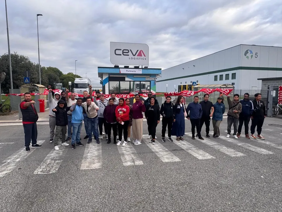 Il presidio SiCobas davanti alla Ceva di Somaglia
