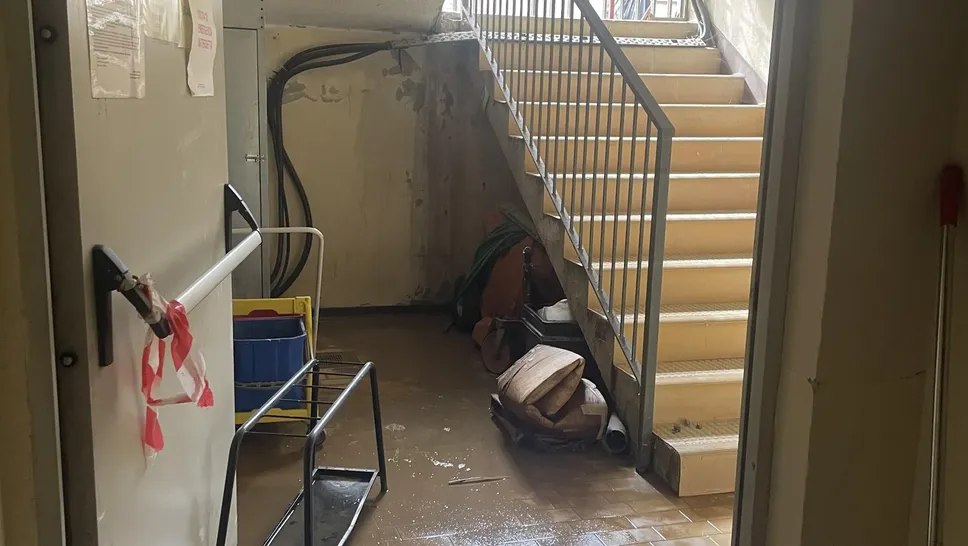 Danni per la pioggia al liceo Novello