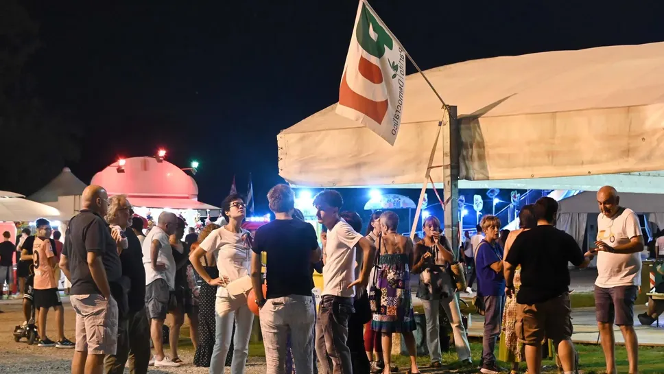 Uno scorcio della festa al Capanno Uno scorcio della festa al Capanno