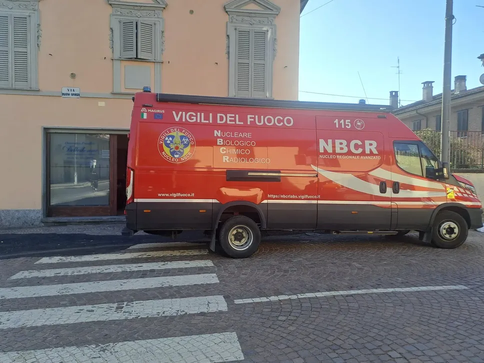 Gli specialisti di emergenze chimiche sono arrivati nel Borgo