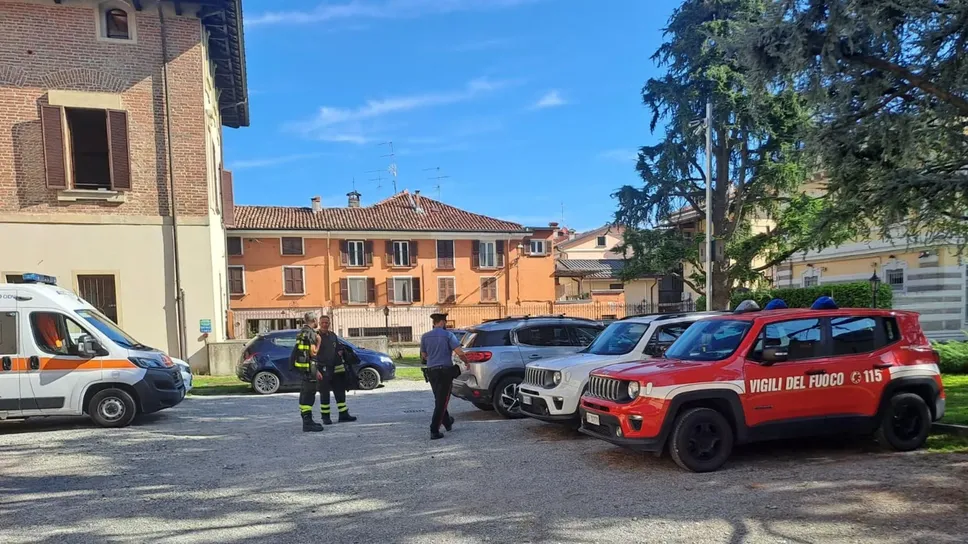 Il presidio di questa mattina in municipio a San Colombano per l’emergenza Il presidio di questa mattina in municipio a San Colombano per l’emergenza