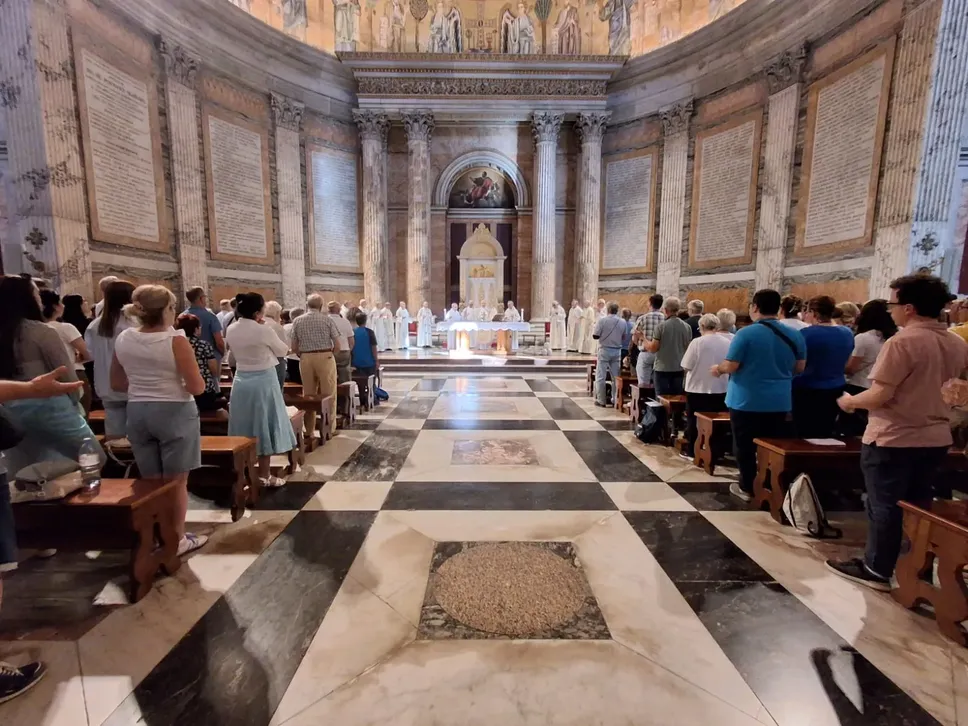 La celebrazione eucaristica presieduta da monsignor Maurizio Malvestiti nella basilica di San Paolo fuori le mura (Foto Bianchi) La celebrazione eucaristica presieduta da monsignor Maurizio Malvestiti nella basilica di San Paolo fuori le mura (Foto Bianchi)