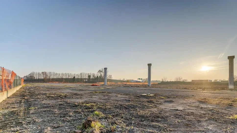 L’area che ospiterà la nuova azienda L’area che ospiterà la nuova azienda
