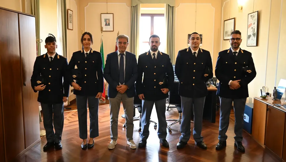 I nuovi agenti con il questore Pio Russo