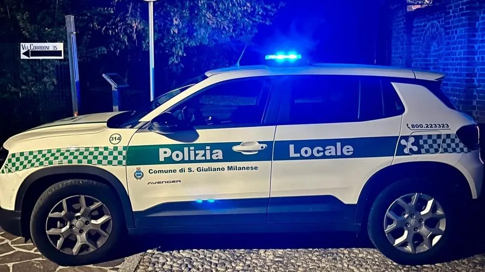 Una pattuglia dei vigili di San Giuliano (archivio) Una pattuglia dei vigili di San Giuliano (archivio)