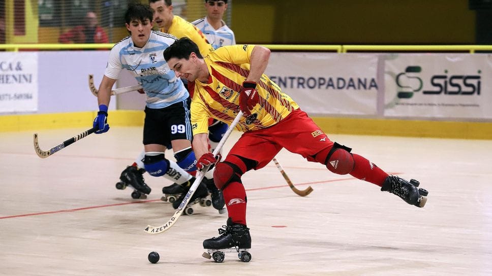 Francesco “Checco” Compagno in azione nella sua 200esima partita in giallorosso contro il Castiglione. Foto Vanelli
