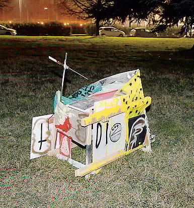 La zona della metropolitana di notte. Foto Canali