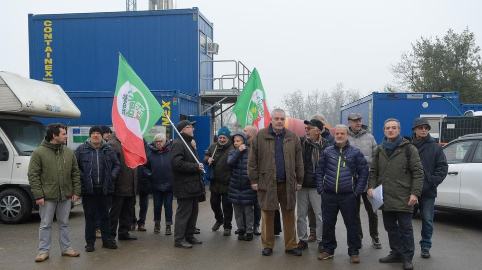 Il presidio davanti al cantiere (Canali)
