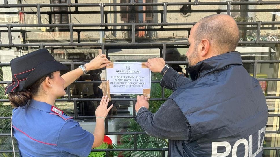 La precedente chiusura del Sid Bar a Casale (archivio)