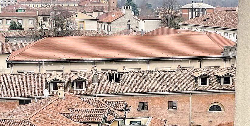 Una foto dall’alto dell’ex caserma San Leonardo all’angolo tra via Gorini e via Carducci a Lodi