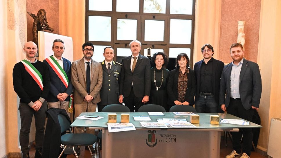 La presentazione e le pietre con i nomi e le date che saranno murate davanti alle abitazioni