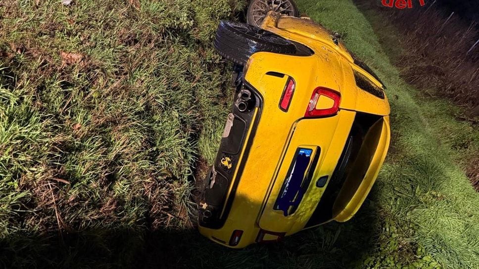 L’auto fuori strada a Guardamiglio