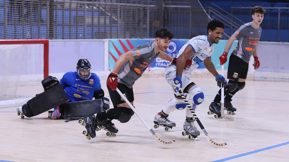 Una fase della partita a Novara