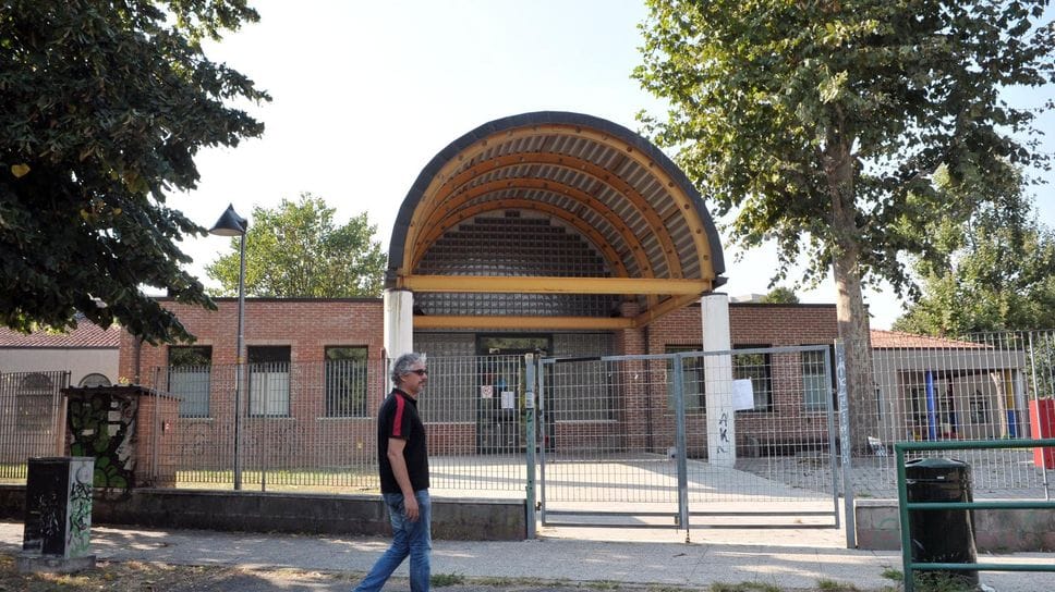 La scuola materna Rodari di via Aldo Moro a San Donato Milanese dove il riscaldamento è guasto. Foto canali