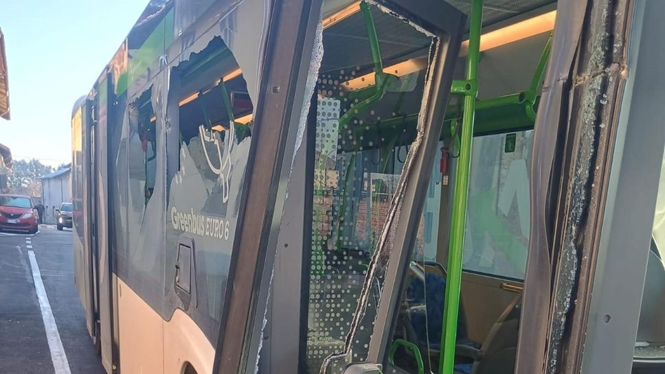 La fiancata del pullman sventrata