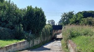 Lodi, l’appello dei residenti di Bottedo: «Nessuno asfalta la strada da 50 anni»