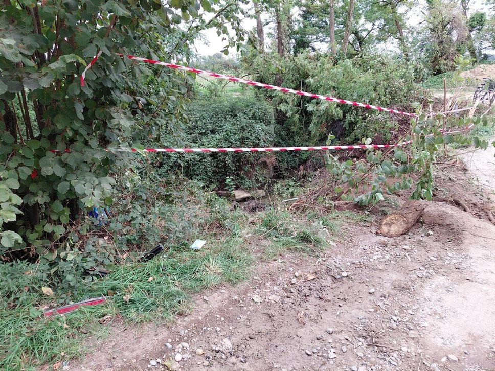 Mulazzano, mezzo dei vigili del fuoco si ribalta in un fossato