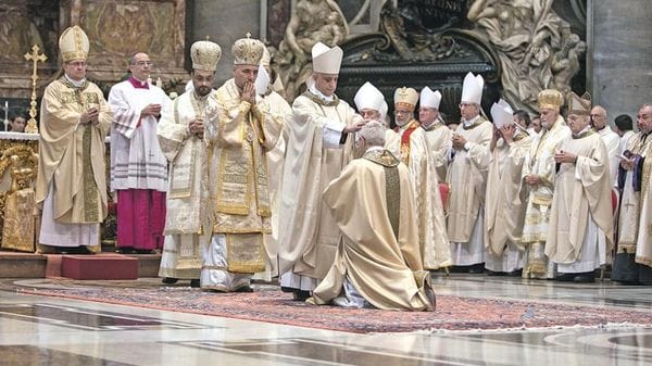 La preghiera della diocesi per il suo pastore
